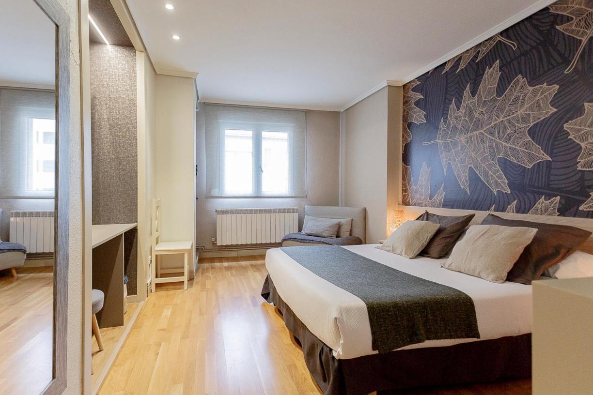 Hostal Rodas Pamplona Exteriér fotografie
