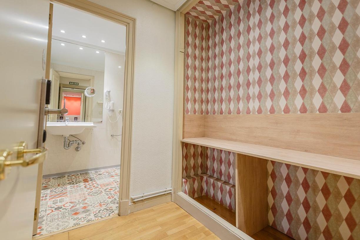 Hostal Rodas Pamplona Exteriér fotografie