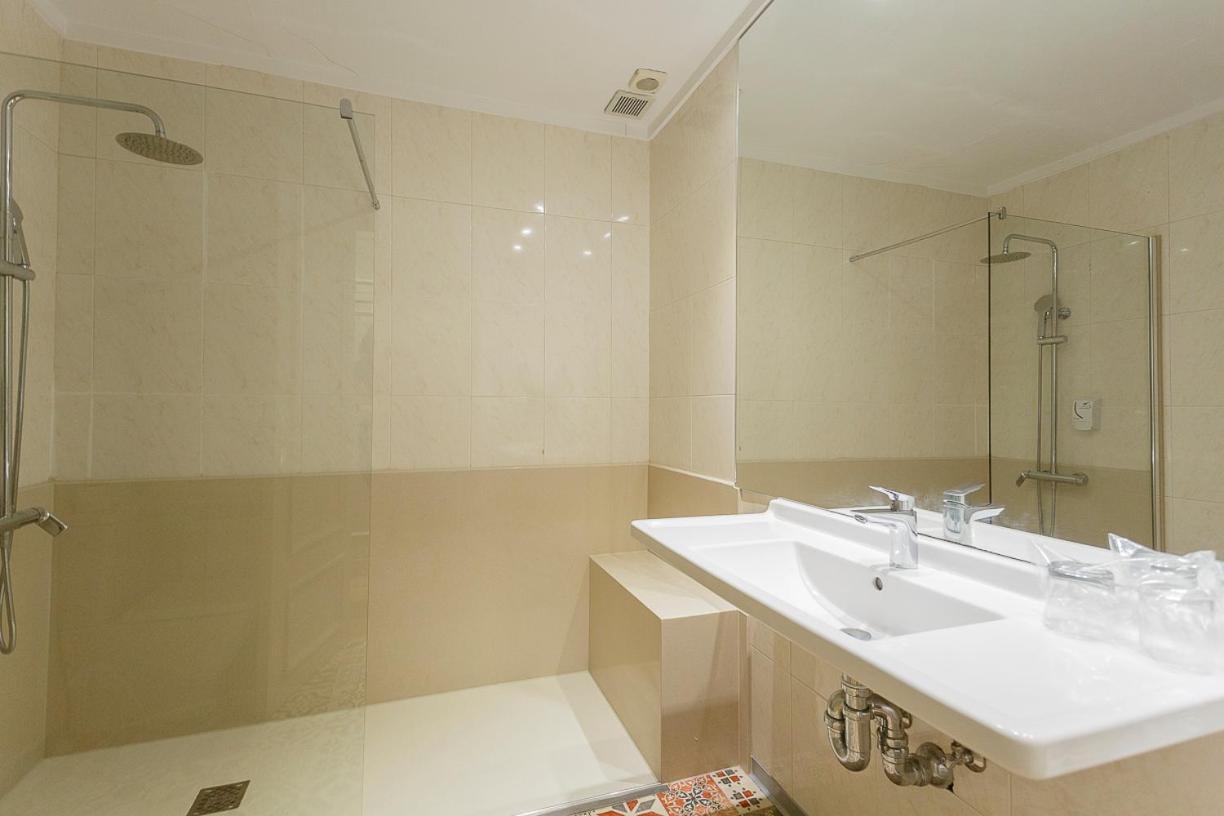 Hostal Rodas Pamplona Exteriér fotografie