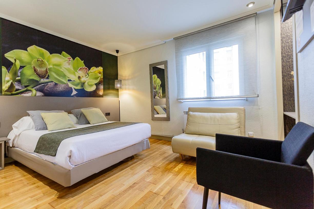 Hostal Rodas Pamplona Exteriér fotografie
