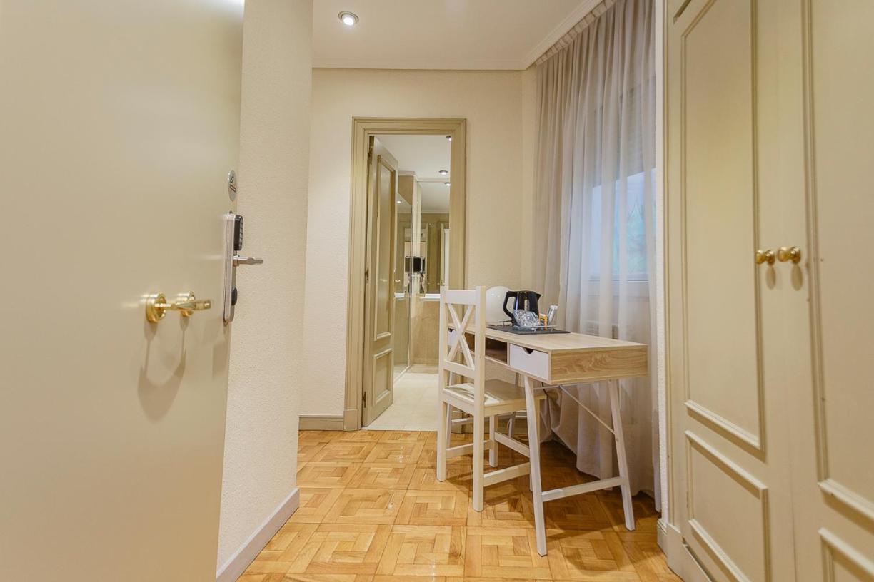 Hostal Rodas Pamplona Exteriér fotografie